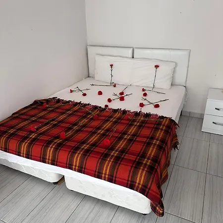 Mina Suit Apart Demre